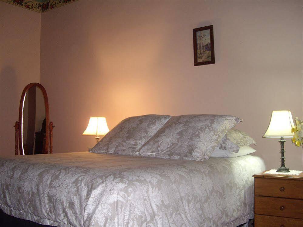 Lucinda B&B Latrobe エクステリア 写真